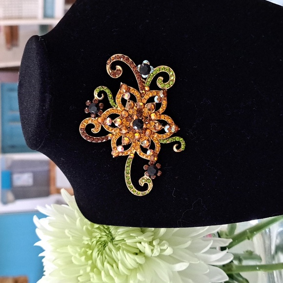 *Swarovski Crystal fall color Flower Brooch, one of a kind - Picture 1 of 6